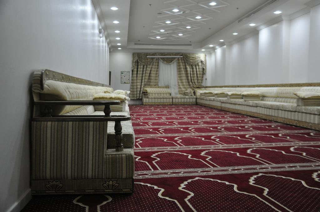 Hotel Abeer Al Azizia 3*